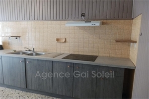 maison de village à la location -   34440  NISSAN LEZ ENSERUNE, surface 80 m2 location maison de village - UBI448950998